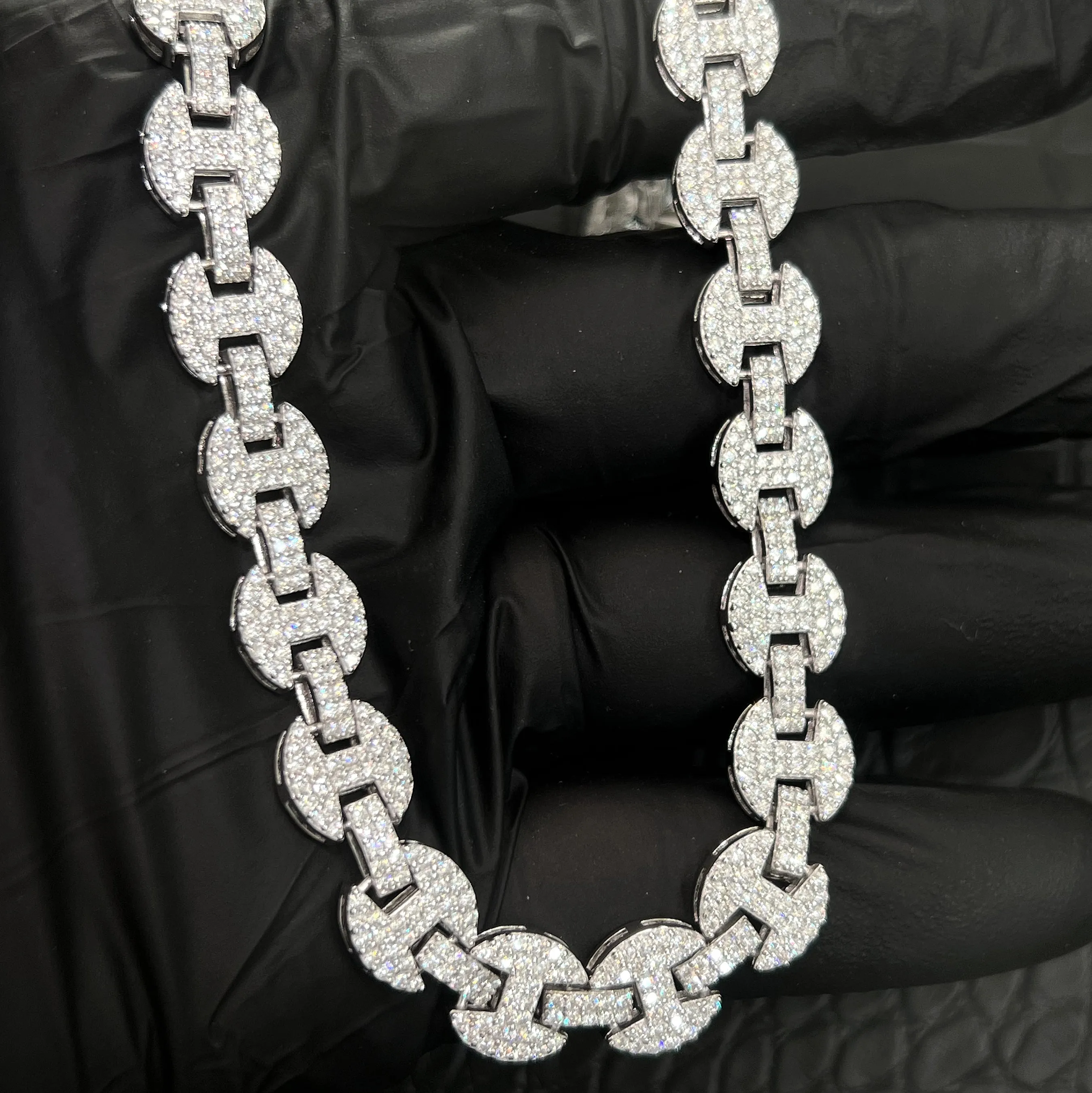 10MM Gucci Link Bust Down Moissanite Chain