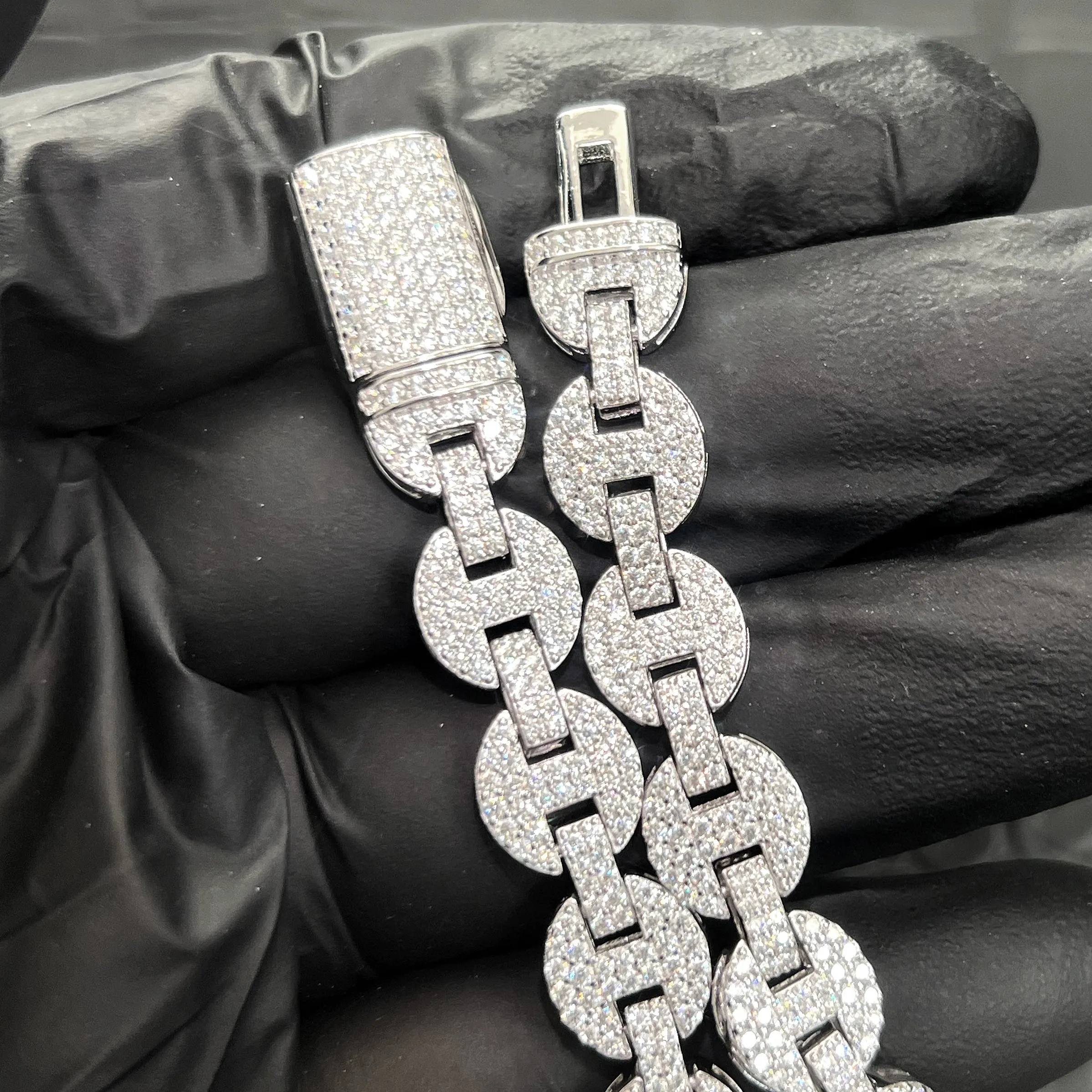10MM Gucci Link Bust Down Moissanite Chain