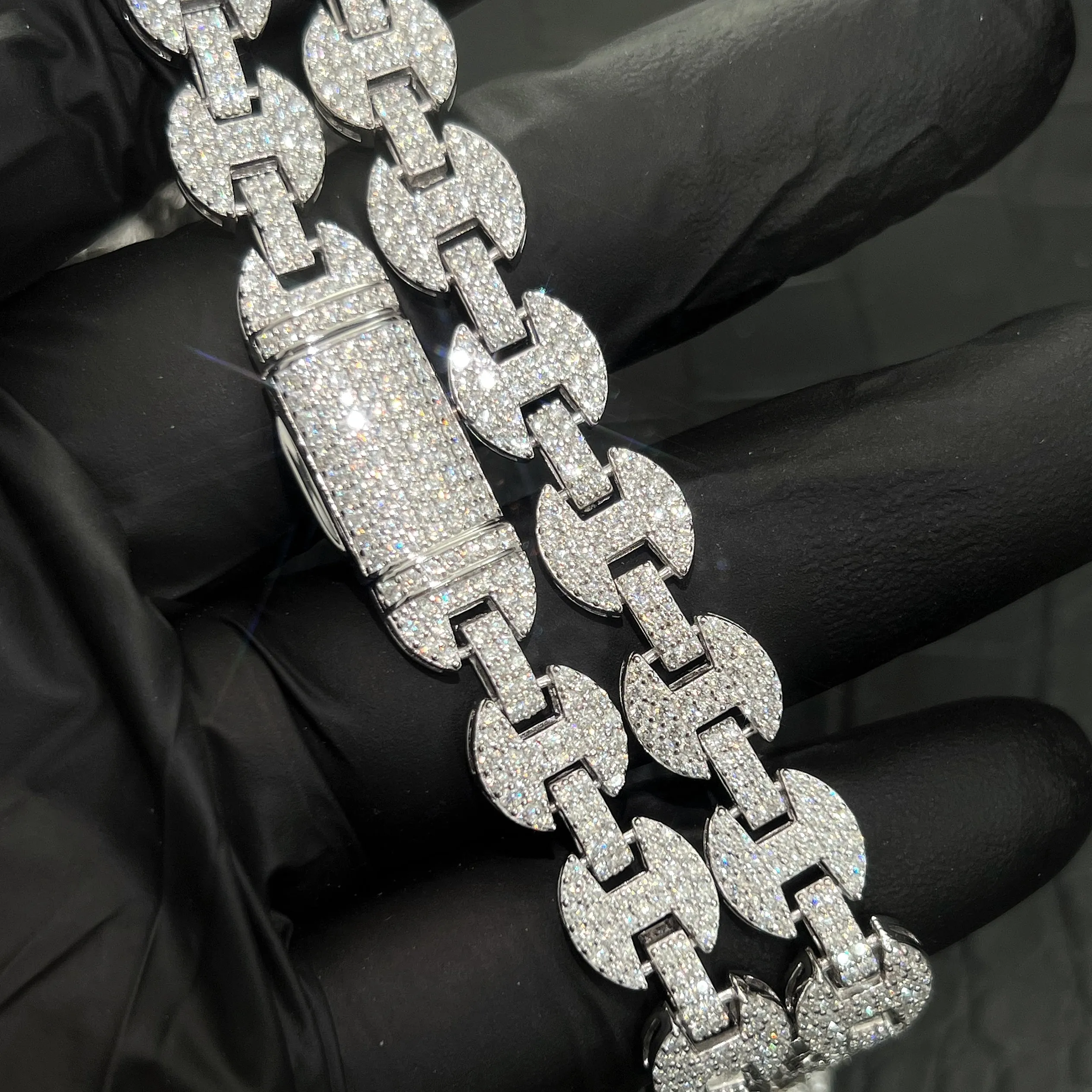 10MM Gucci Link Bust Down Moissanite Chain