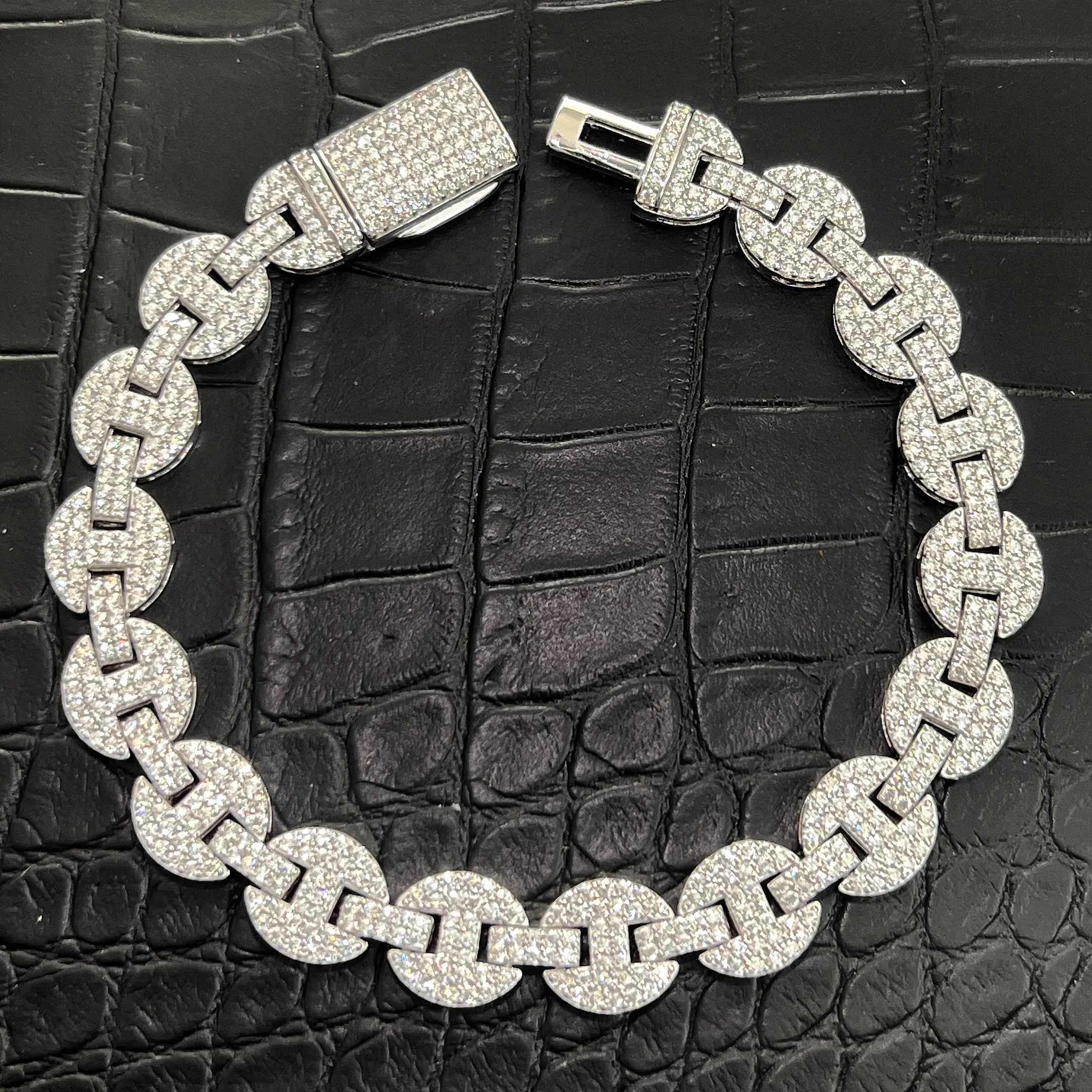10MM Gucci Link Bust Down Moissanite Chain