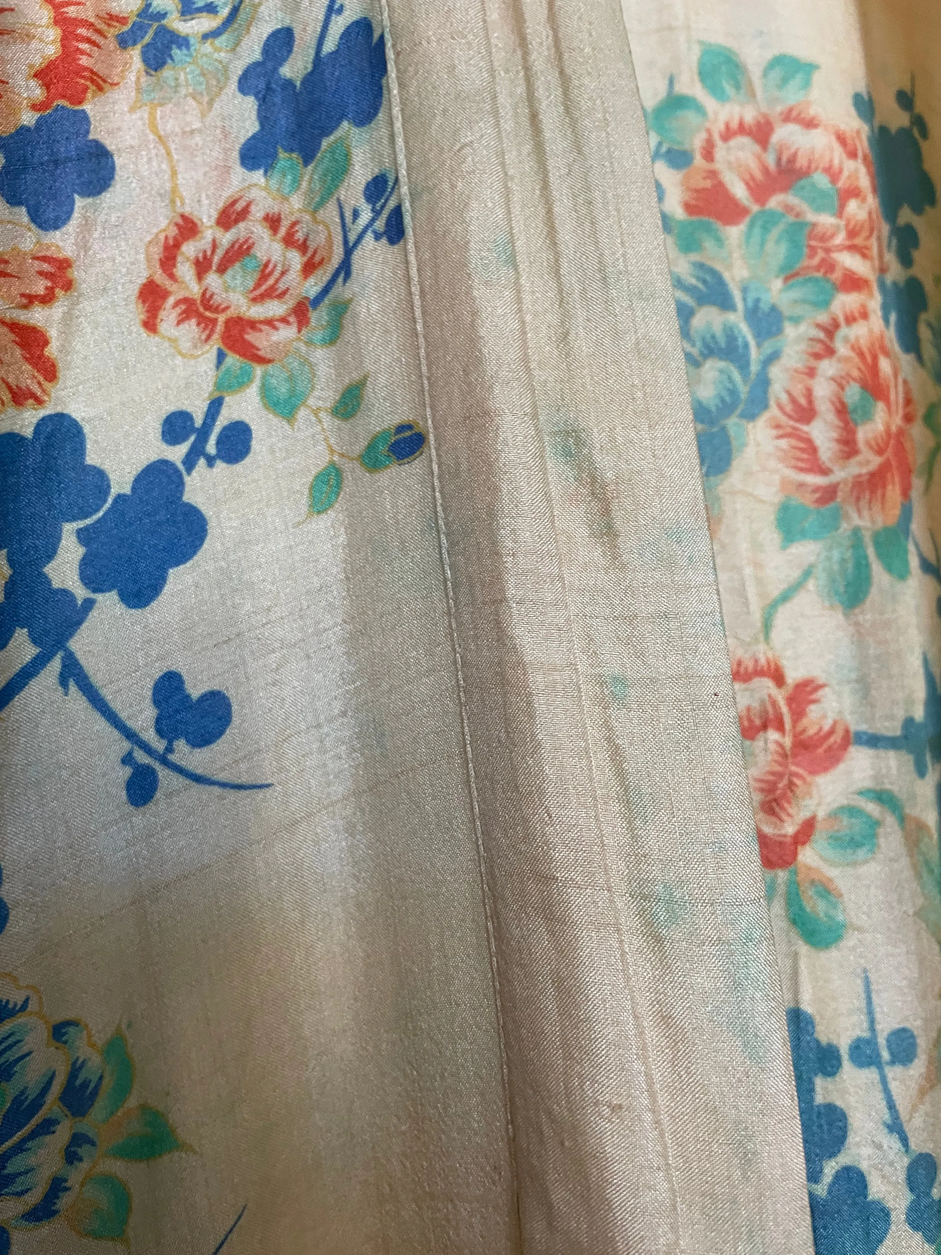 1920s Vibrant Pongee Silk Tie Waist Robe