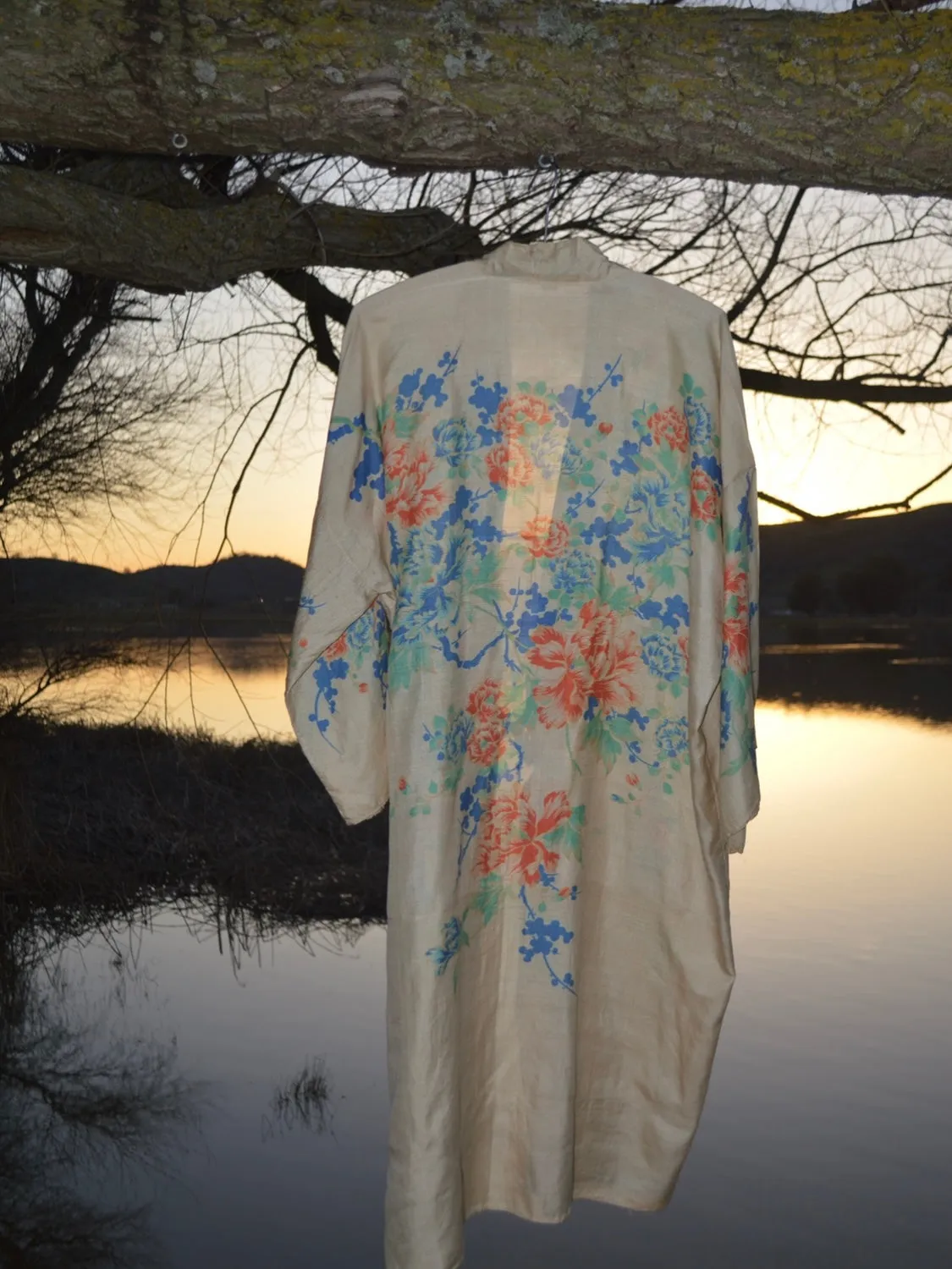 1920s Vibrant Pongee Silk Tie Waist Robe