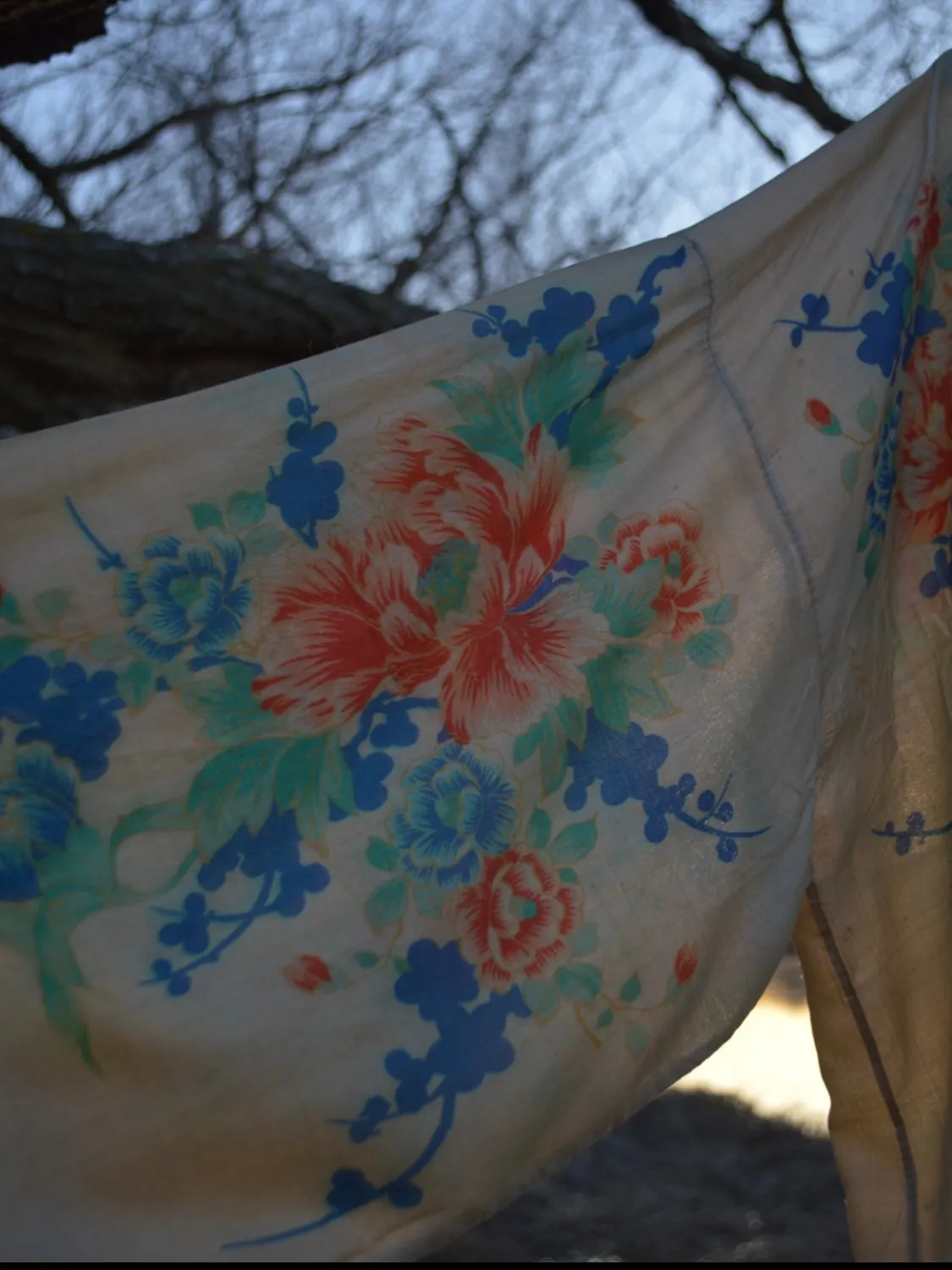 1920s Vibrant Pongee Silk Tie Waist Robe