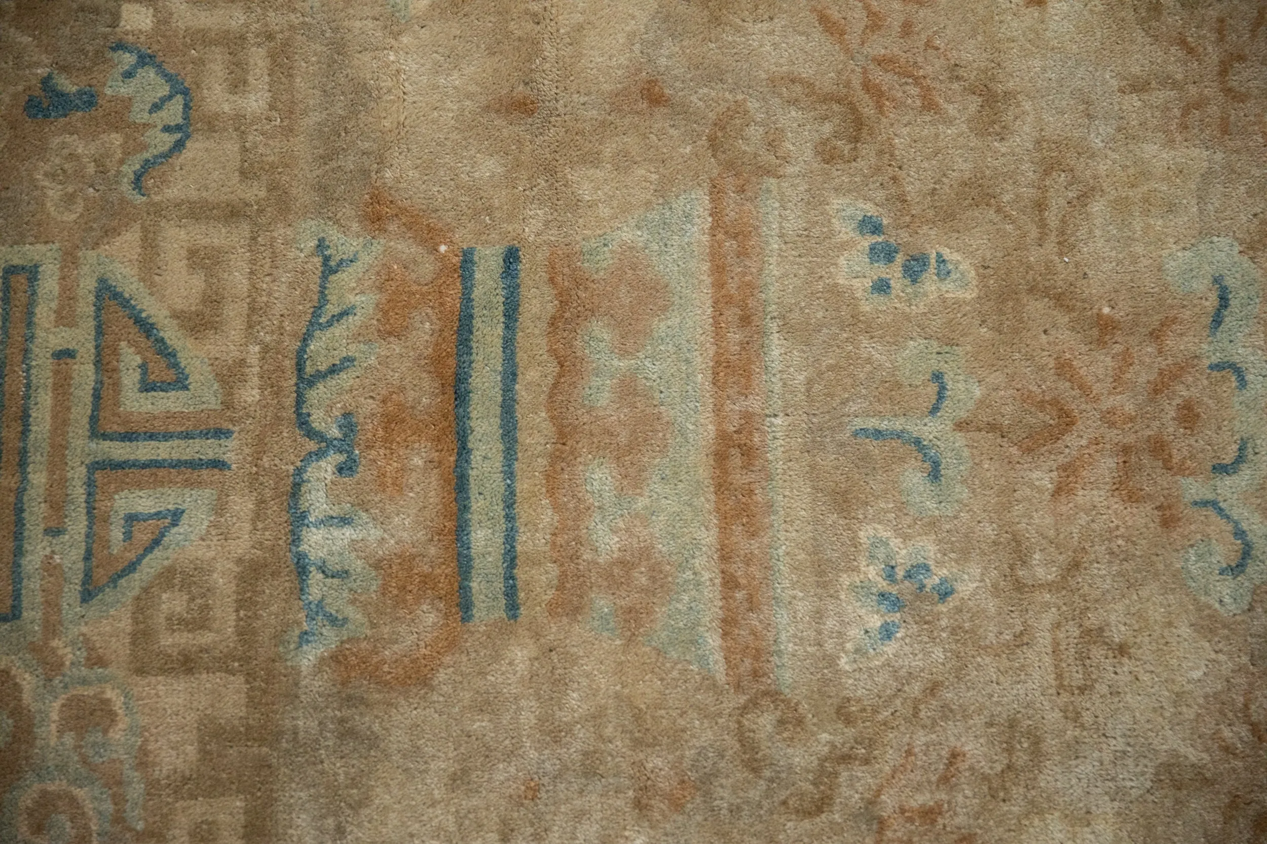 8x9.5 Antique Art Deco Carpet