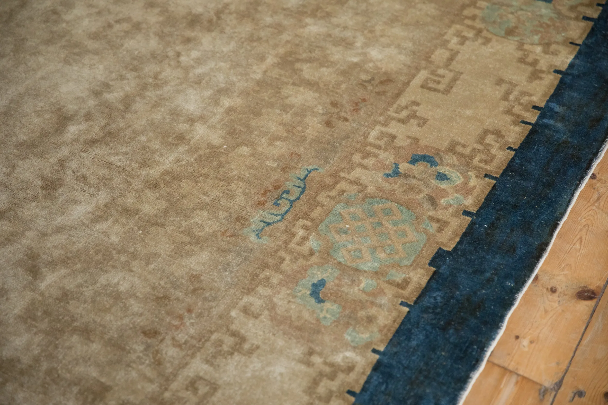 8x9.5 Antique Art Deco Carpet