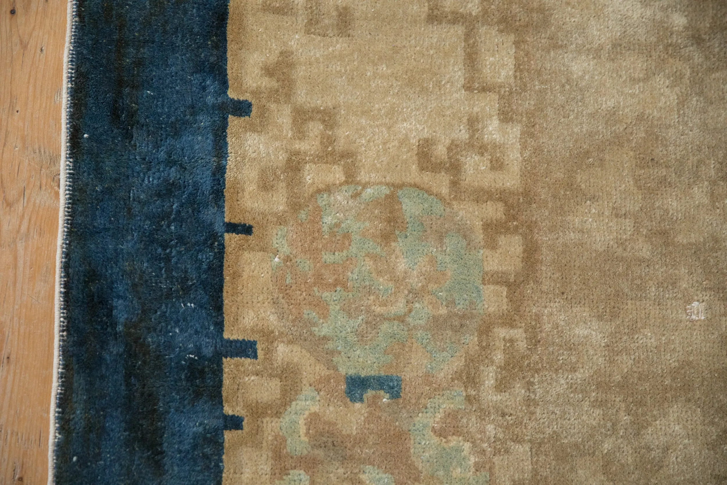 8x9.5 Antique Art Deco Carpet