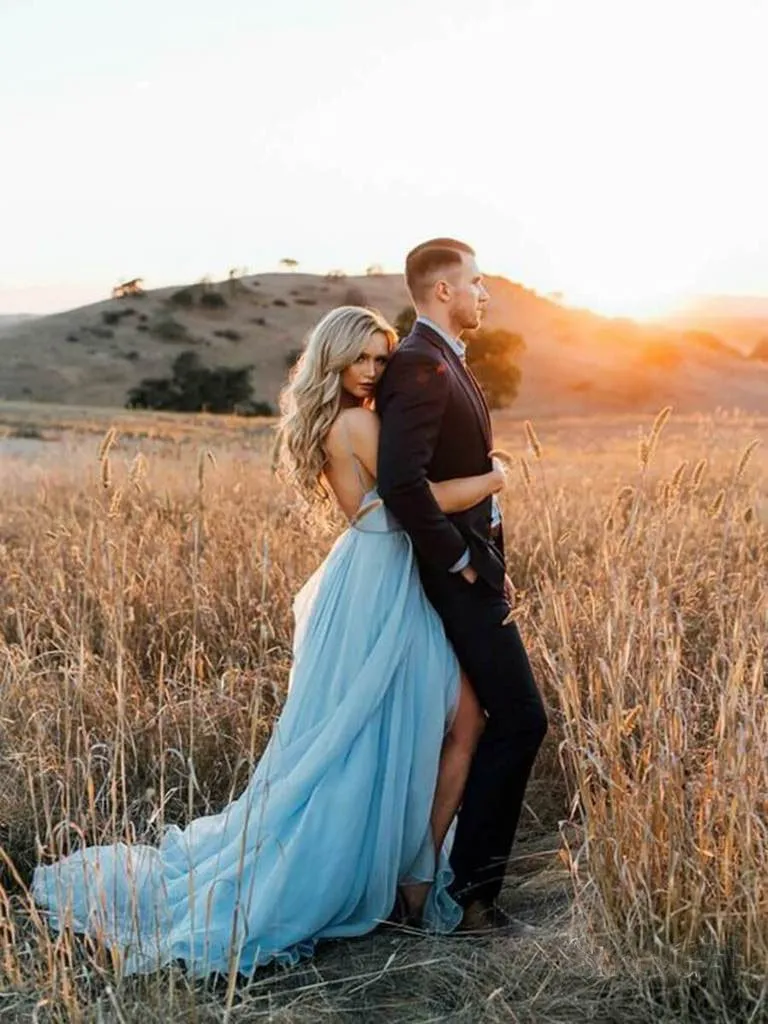 A Line Sky Blue Rustic Chiffon Deep V Neck Slit Summer Beach Wedding Dresses uk PH863