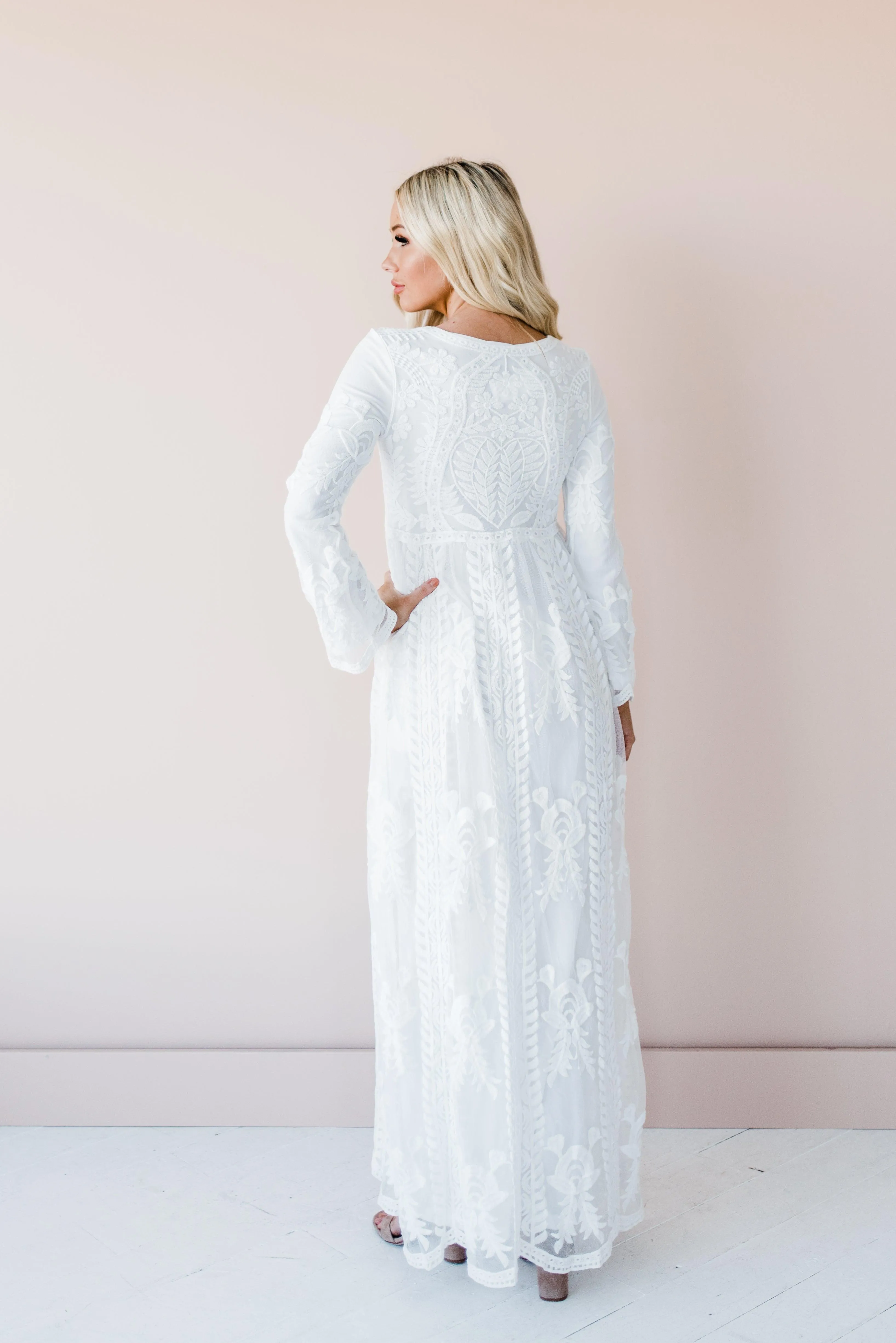 Ally Dress in White