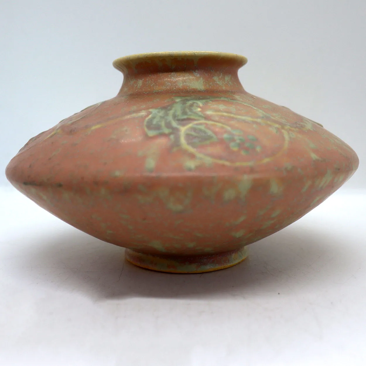 American Roseville Pottery Cremona Pink Squat 351-4 Vase