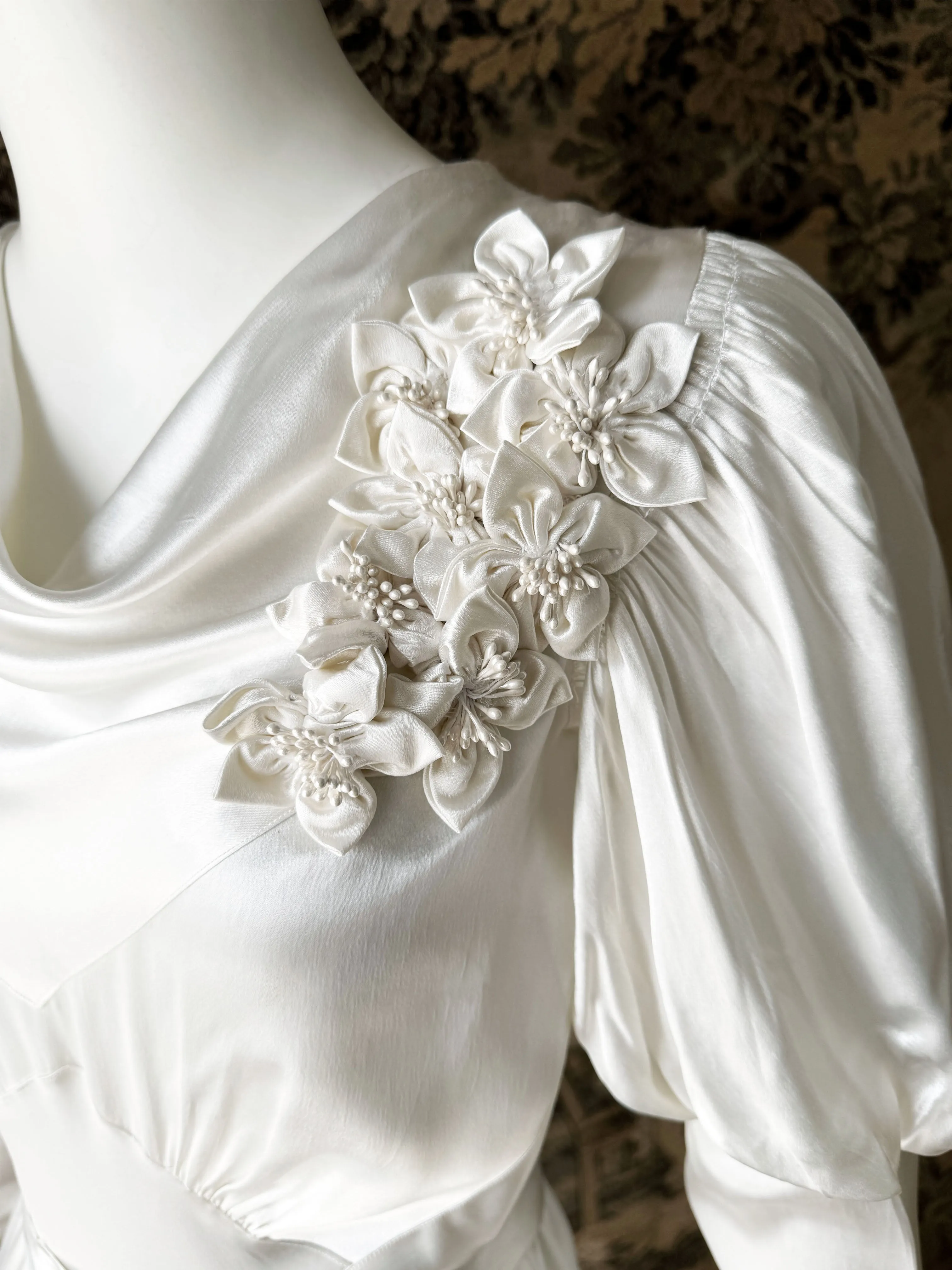 Art Deco 1930s Juliet Sleeve Wedding Dress