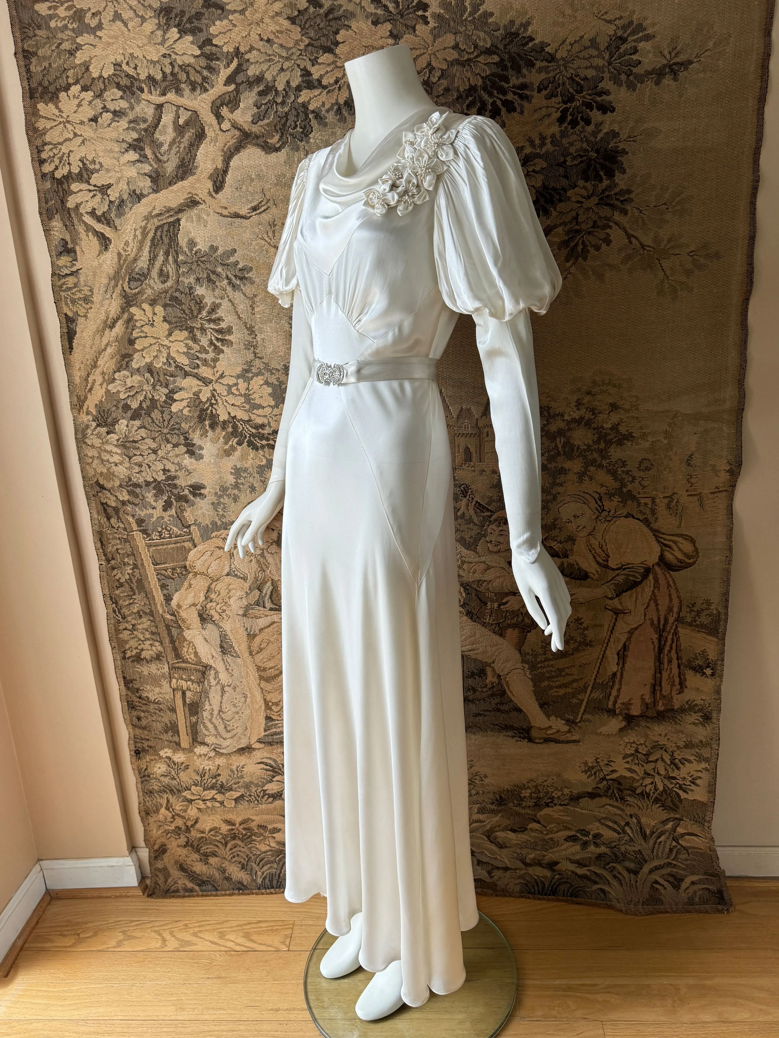 Art Deco 1930s Juliet Sleeve Wedding Dress