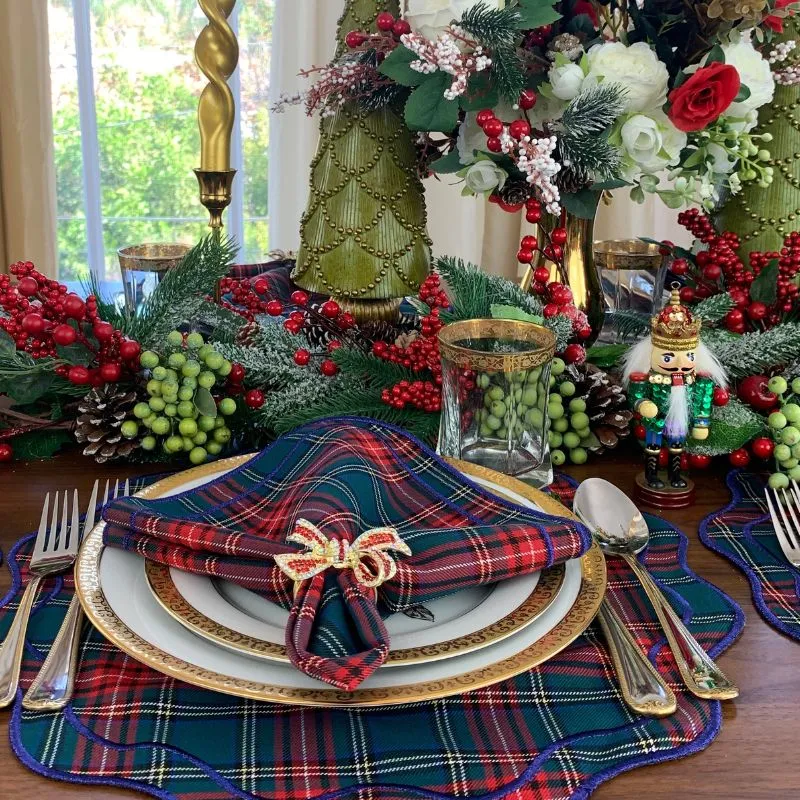 Darby Placemat / Plaid with Blue Embroidery (Set of 4)