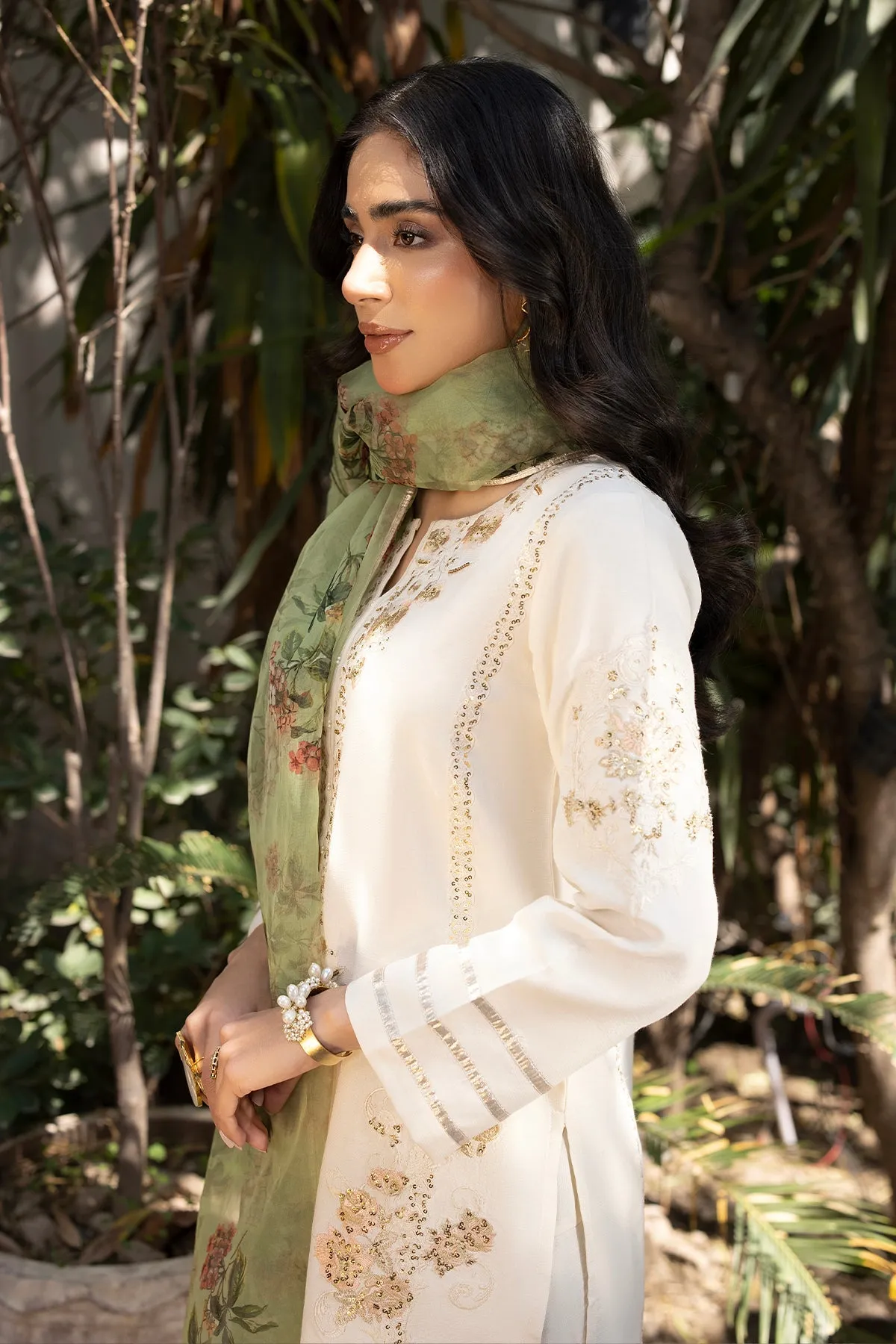 ERUM KHAN STORE | LUXURY PRET | Swan