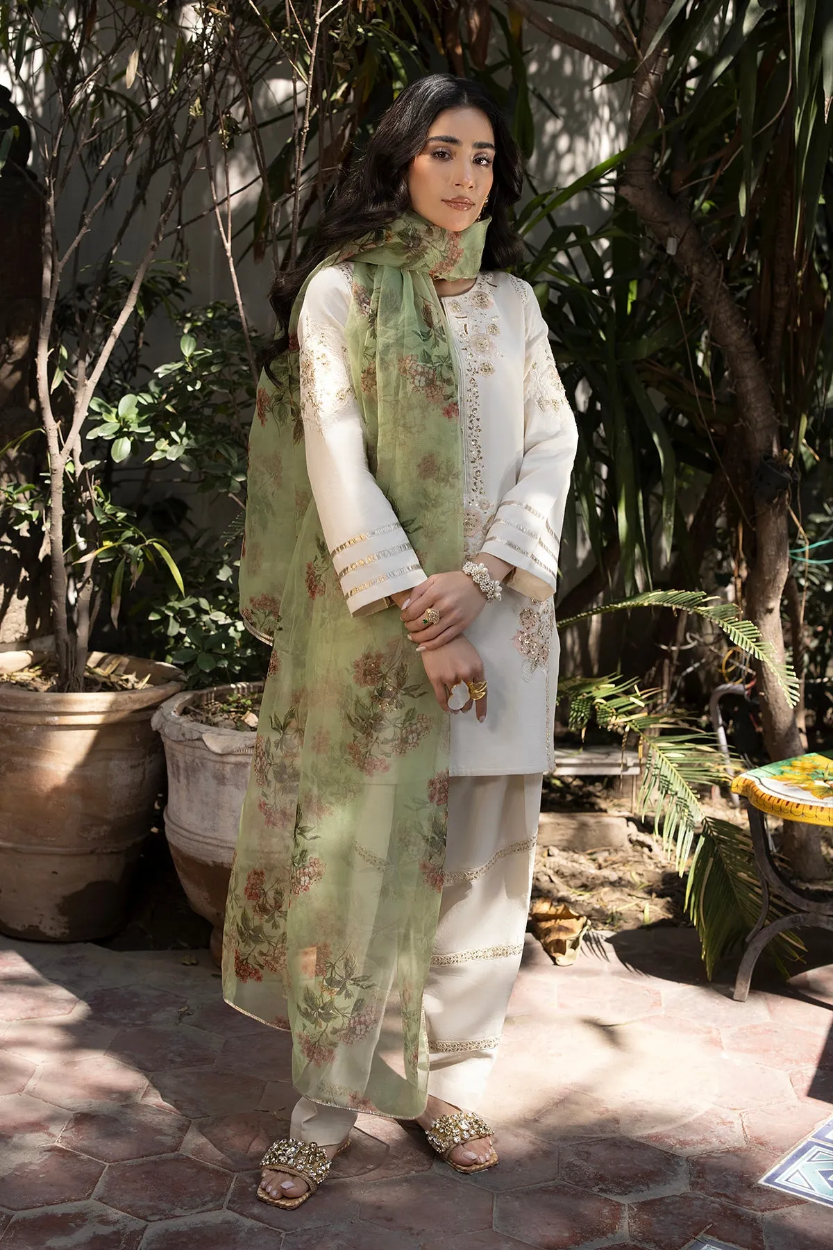 ERUM KHAN STORE | LUXURY PRET | Swan