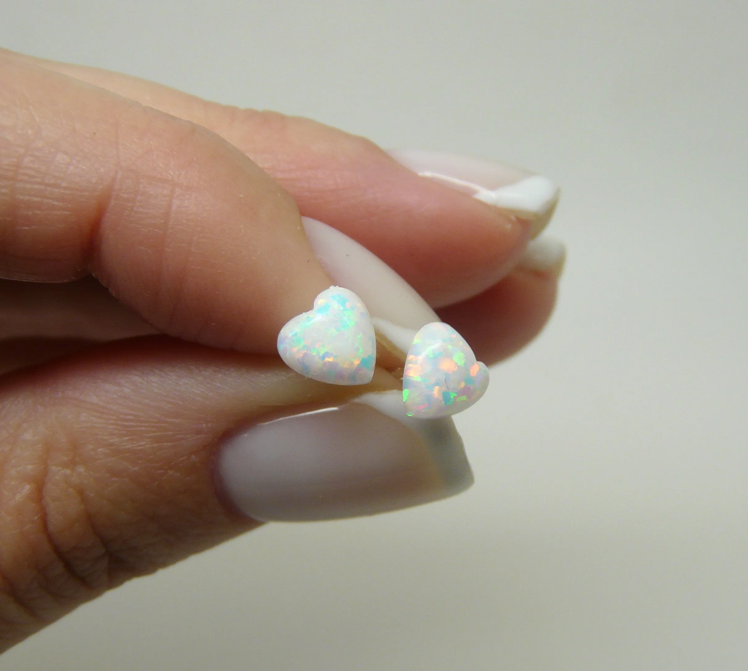 Heart stud earrings