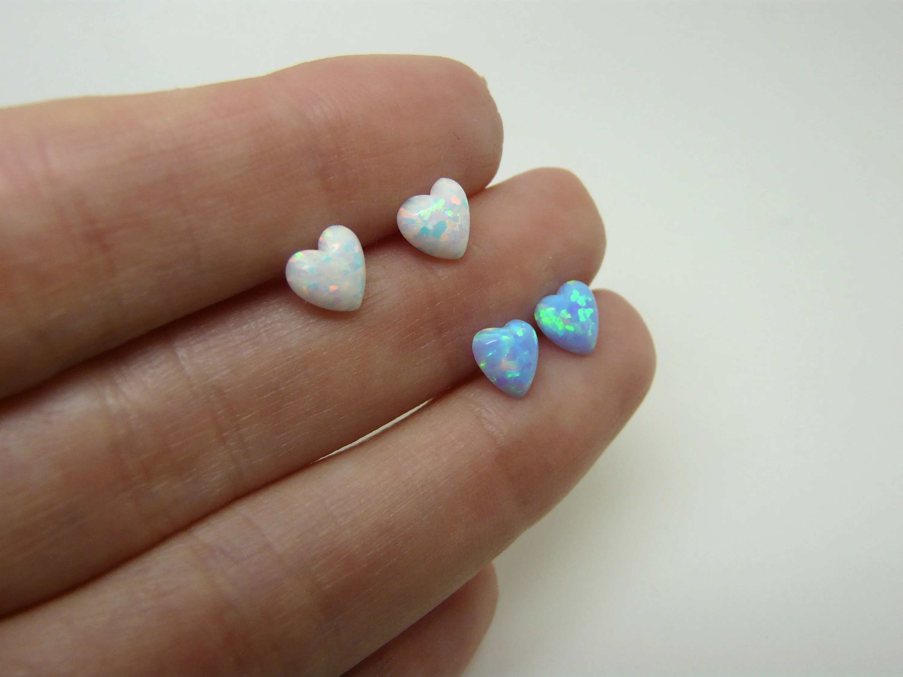 Heart stud earrings