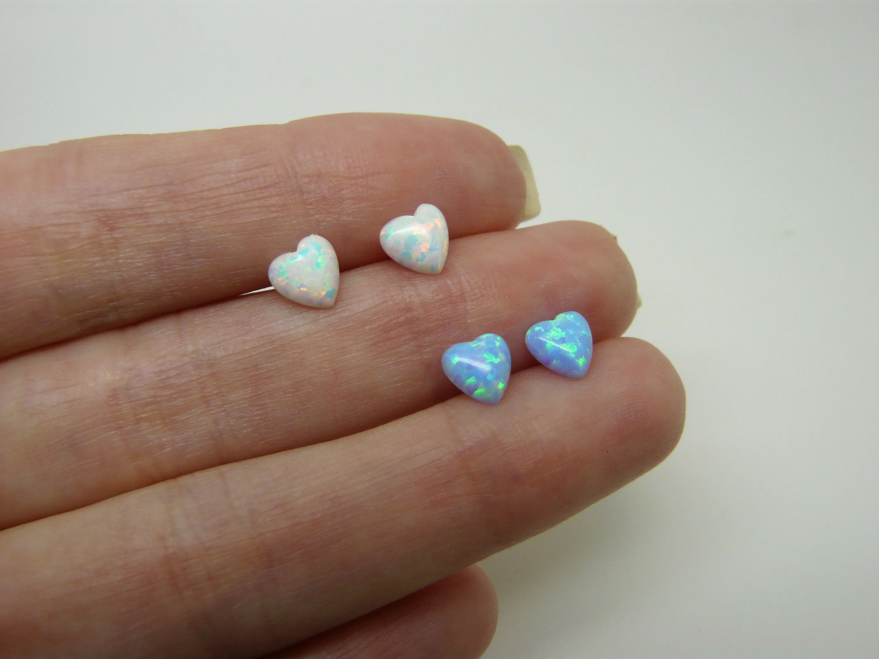 Heart stud earrings