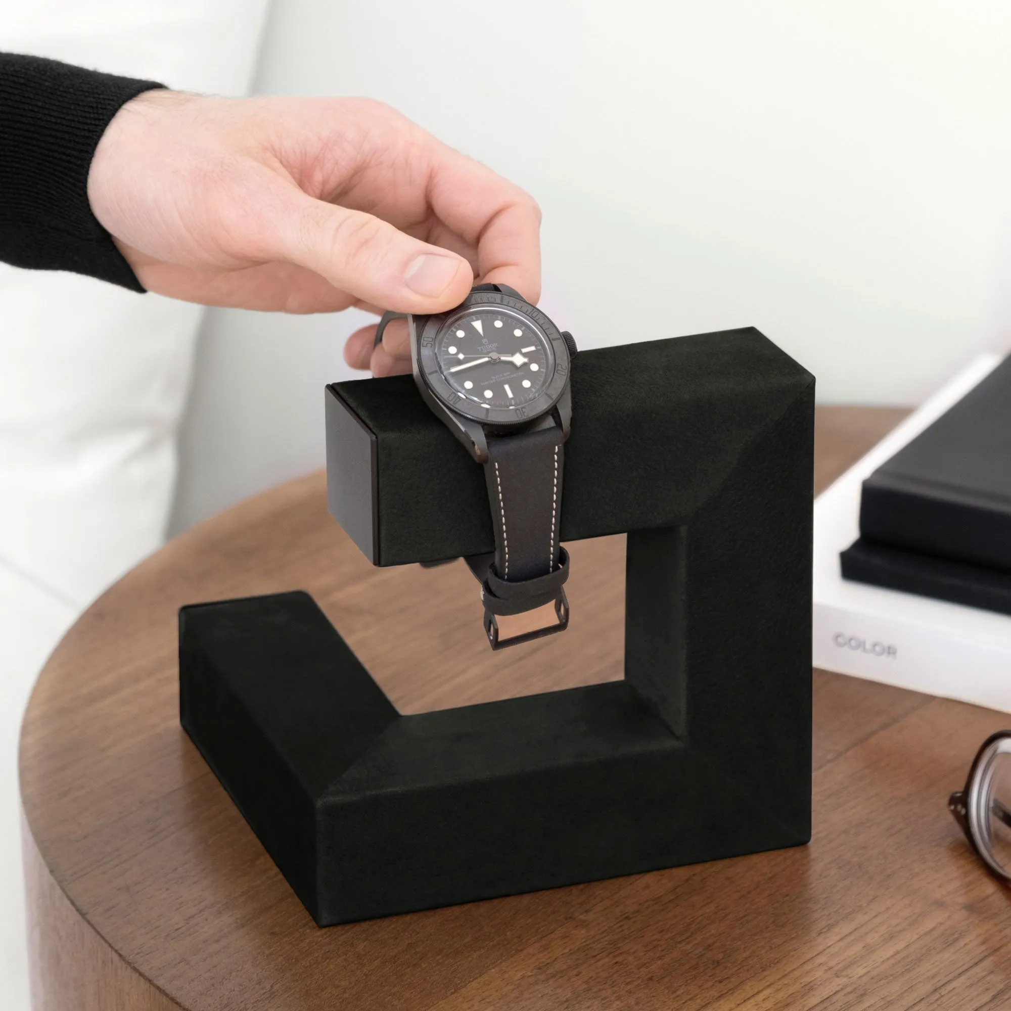 HUDSON 1 WATCH STAND - BLACK / BLACK