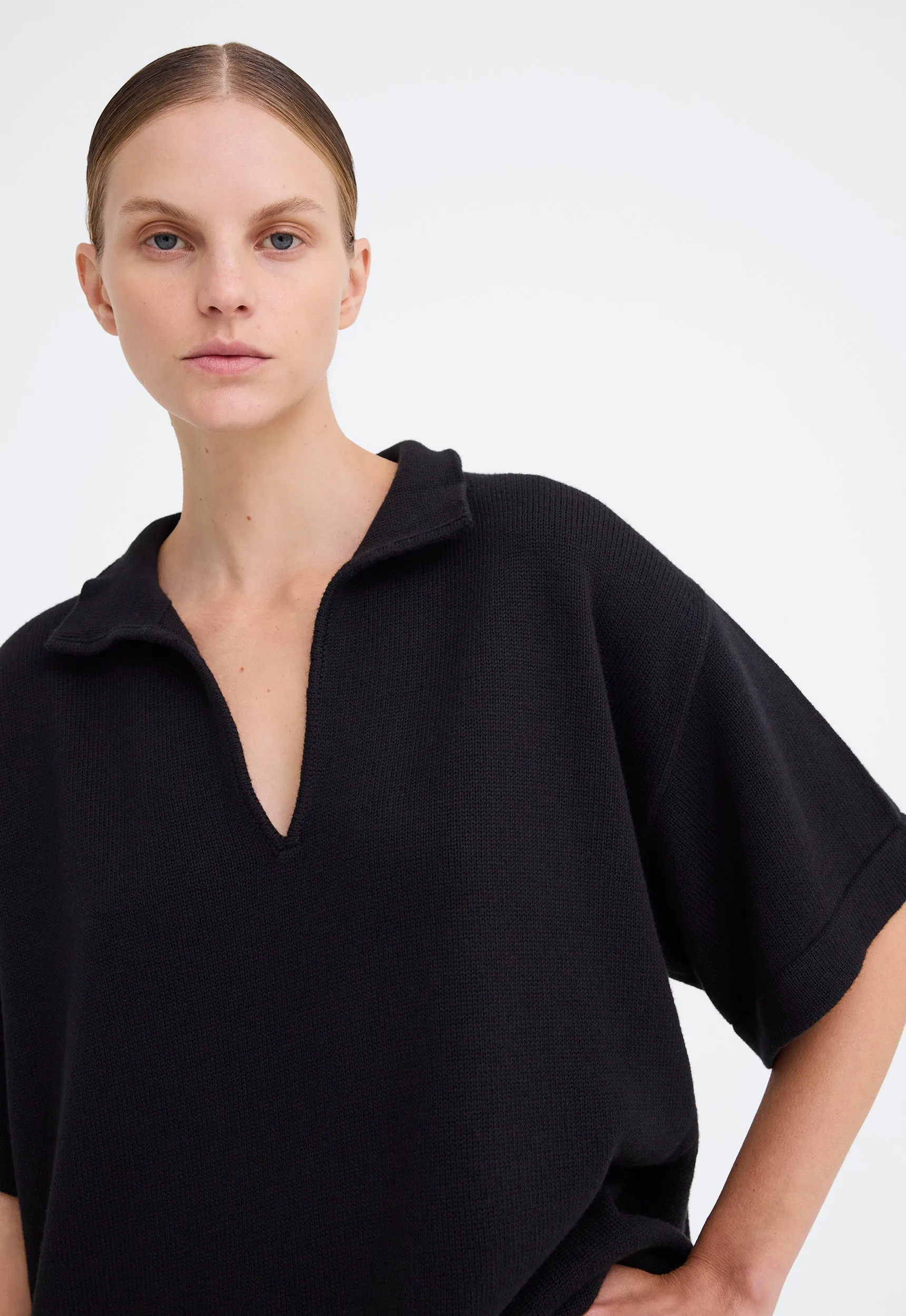 Prize Sweater - Black
