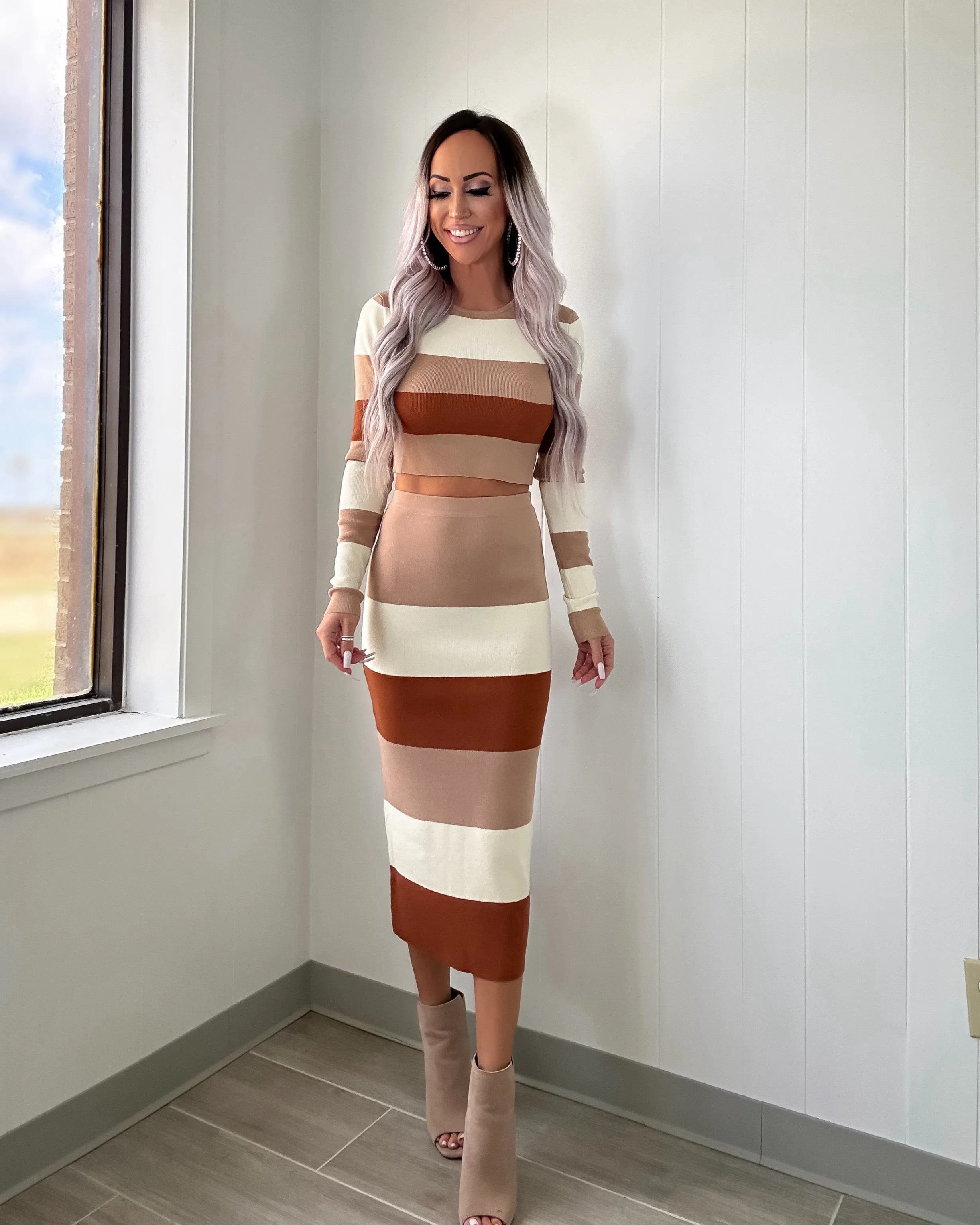 Rustic Striped Ribbed Knit Skirt Set - Beige Combo