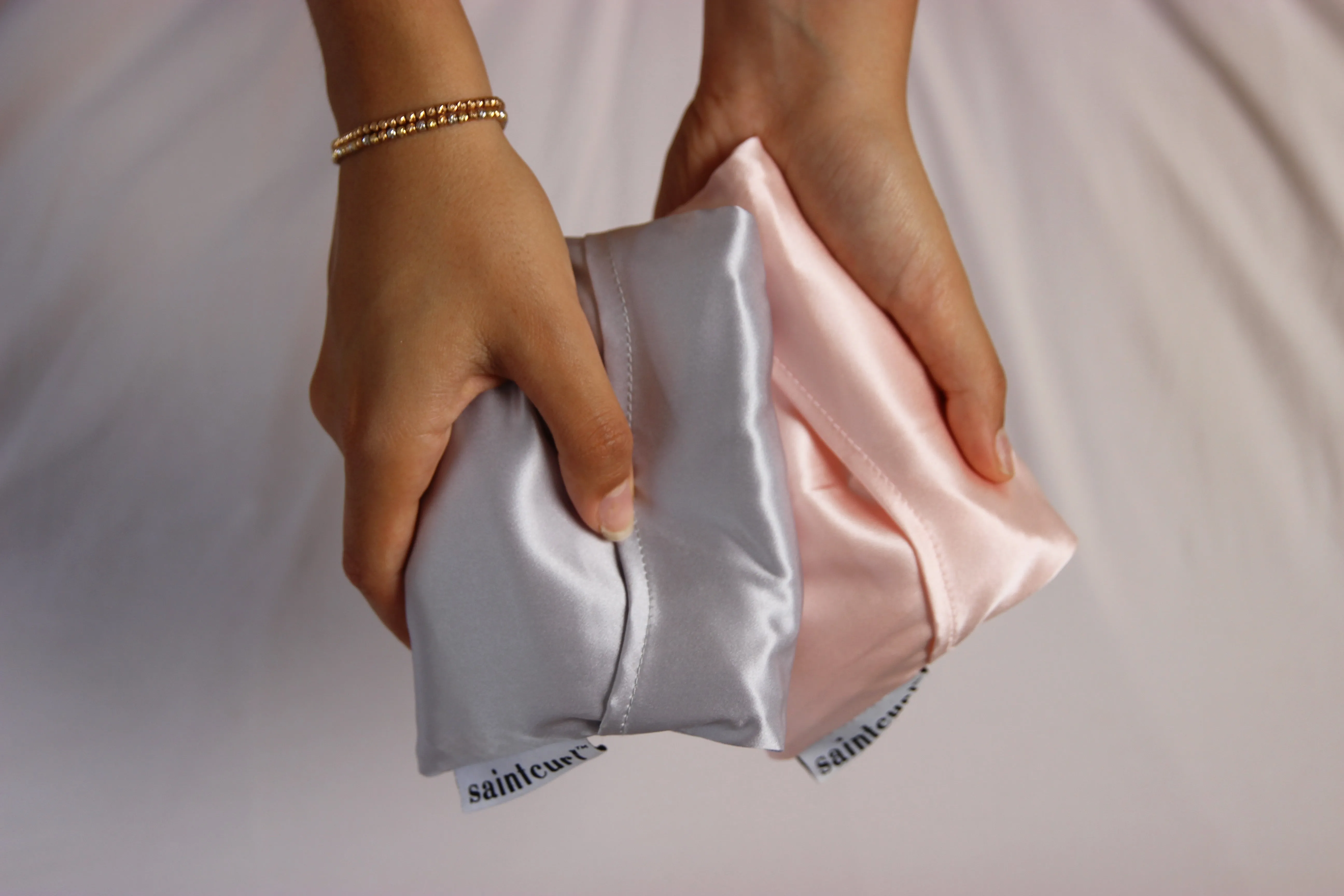 Saint Curl Silk Pillowcase - Grey - Queen Size - SECONDS