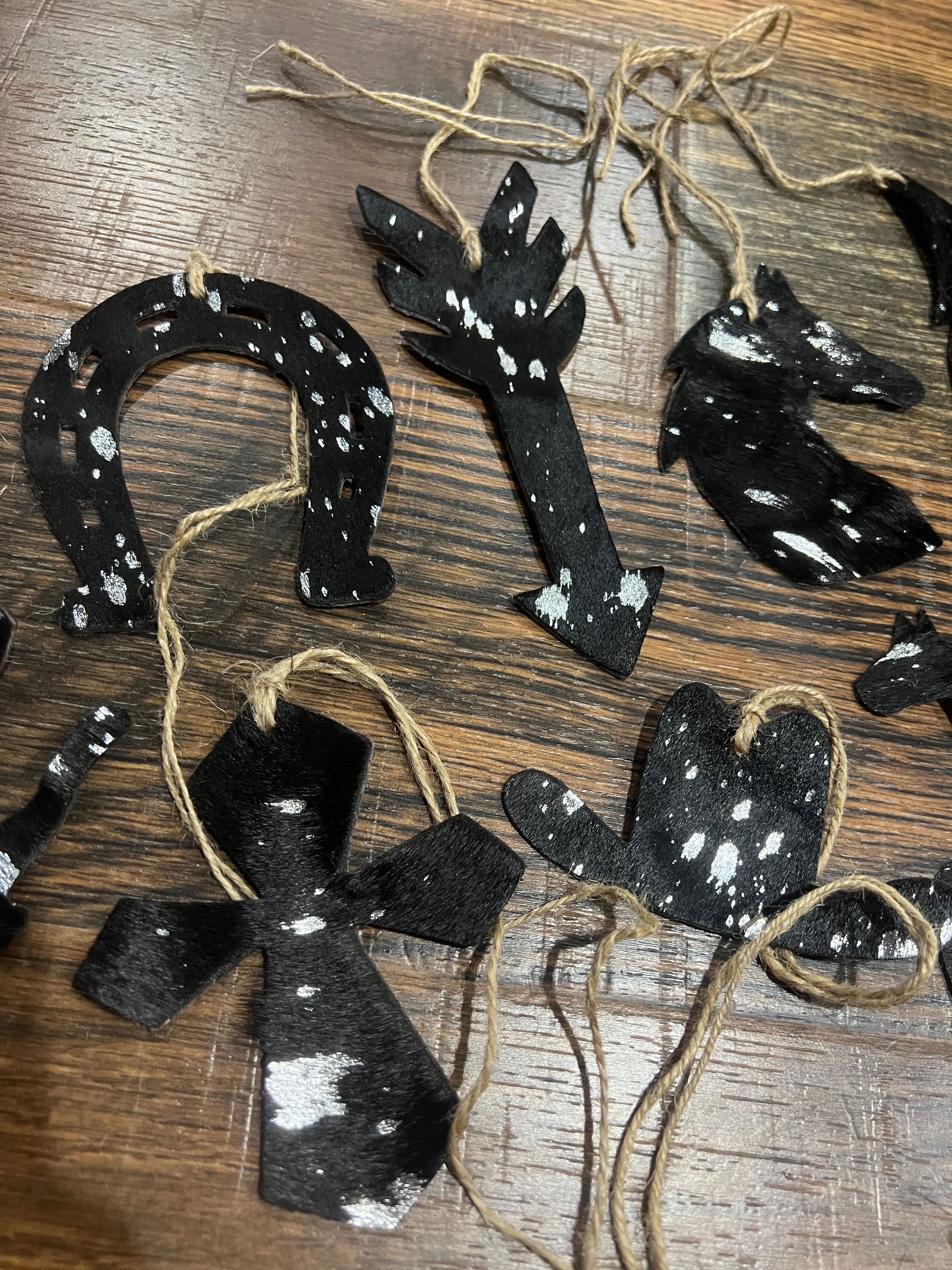 SILV􏰁ER/BLACK ACID WASH Leather Cowhide Christmas Ornaments