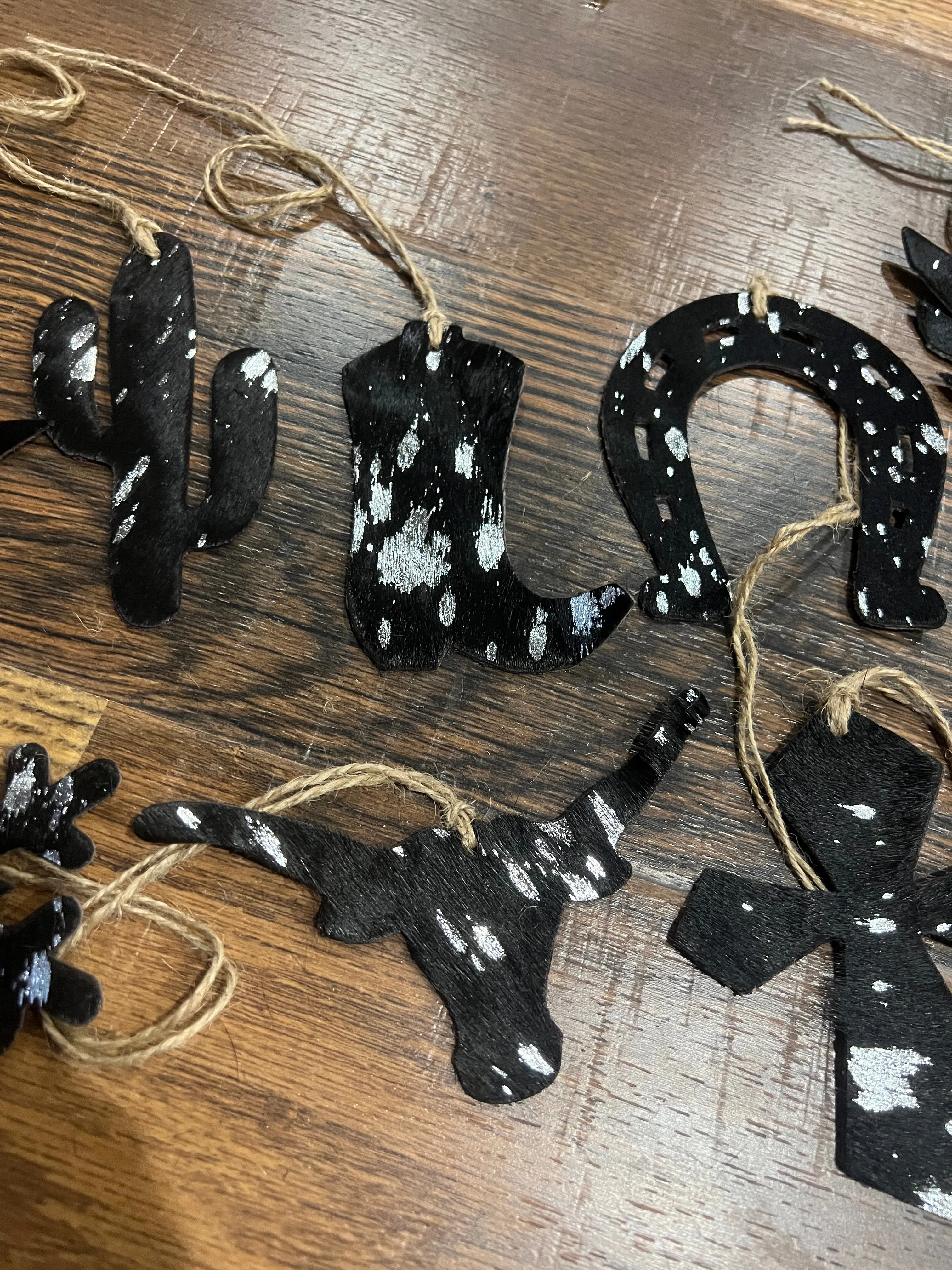 SILV􏰁ER/BLACK ACID WASH Leather Cowhide Christmas Ornaments