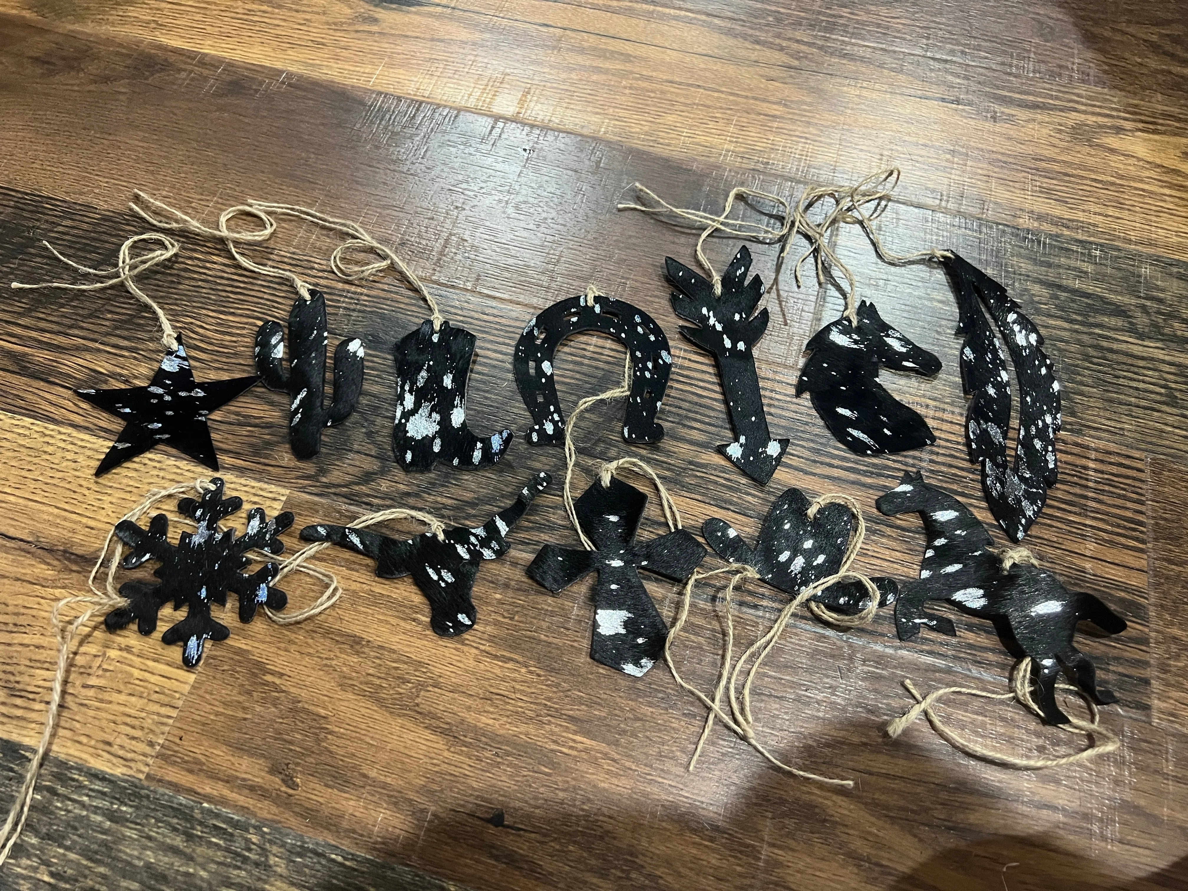 SILV􏰁ER/BLACK ACID WASH Leather Cowhide Christmas Ornaments