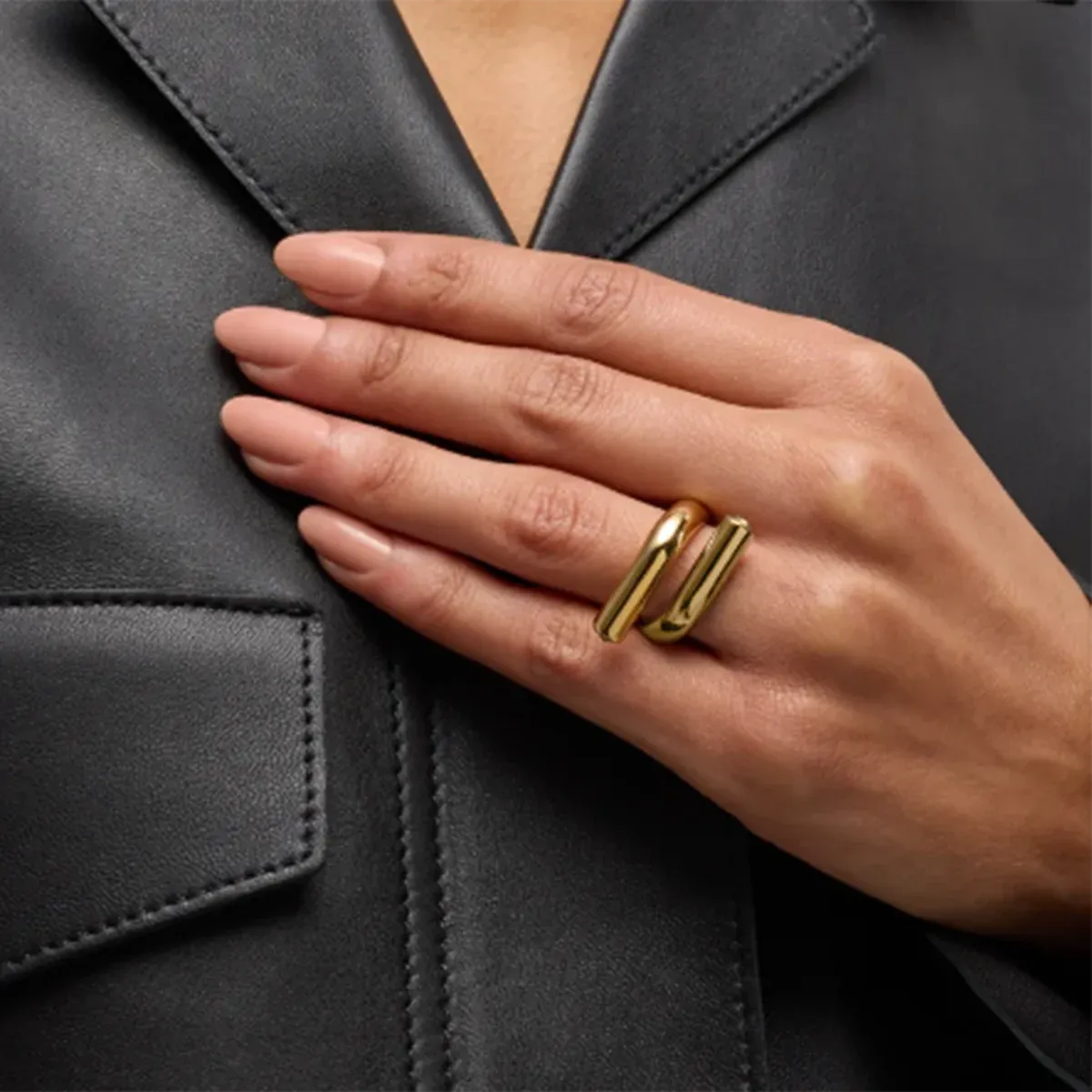 Stylish Simple Lines Staggered Opening Ring