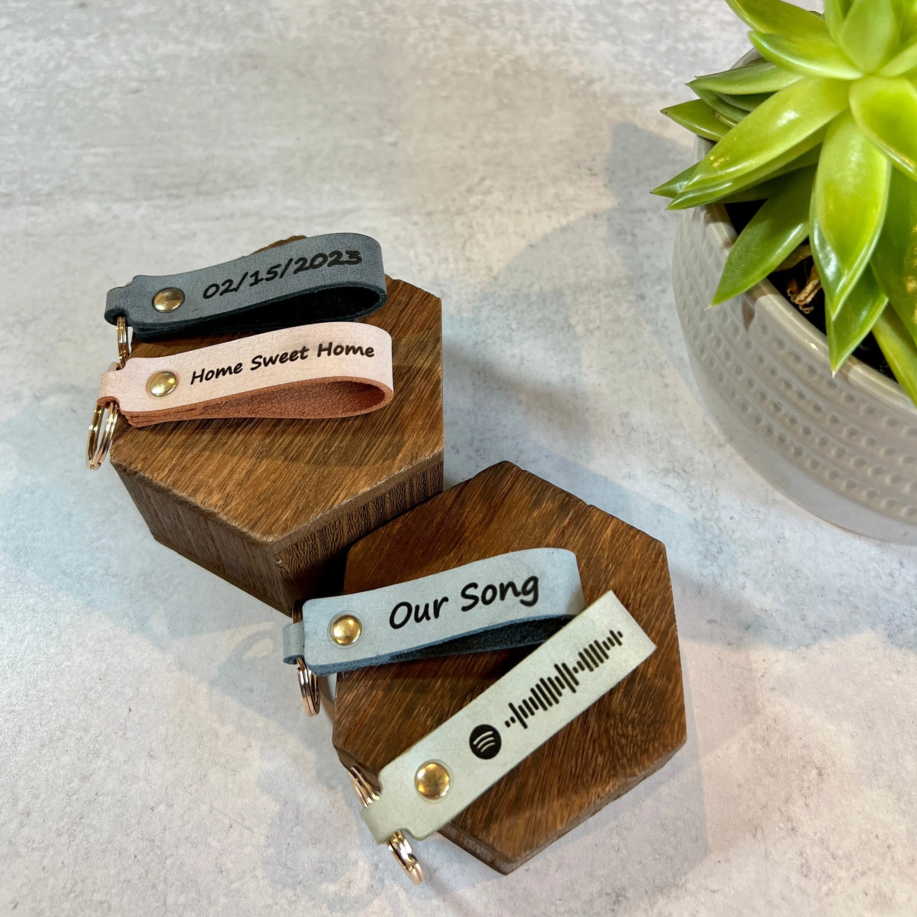 Wedding Favor, Bulk Customized Colorful Leather Key Chains