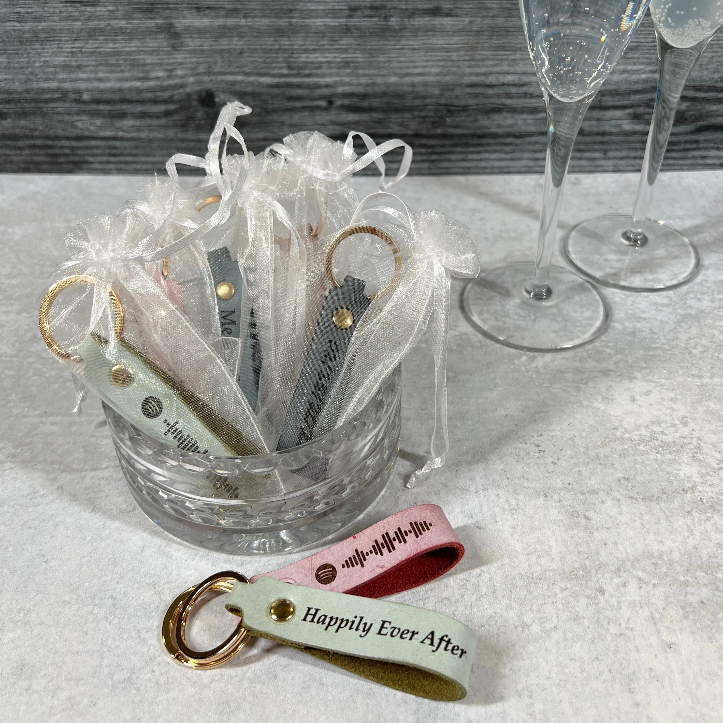 Wedding Favor, Bulk Customized Colorful Leather Key Chains