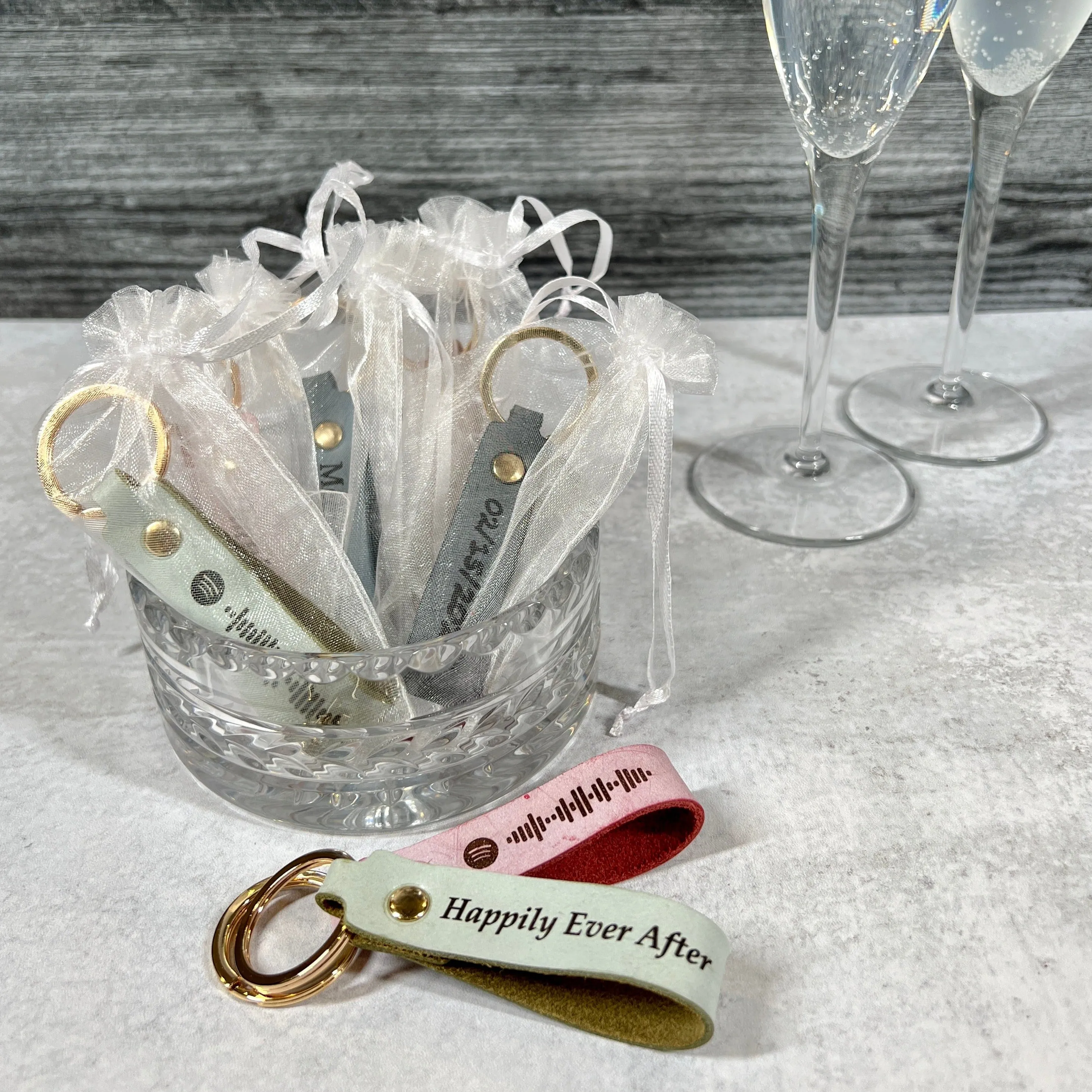 Wedding Favor, Bulk Customized Colorful Leather Key Chains